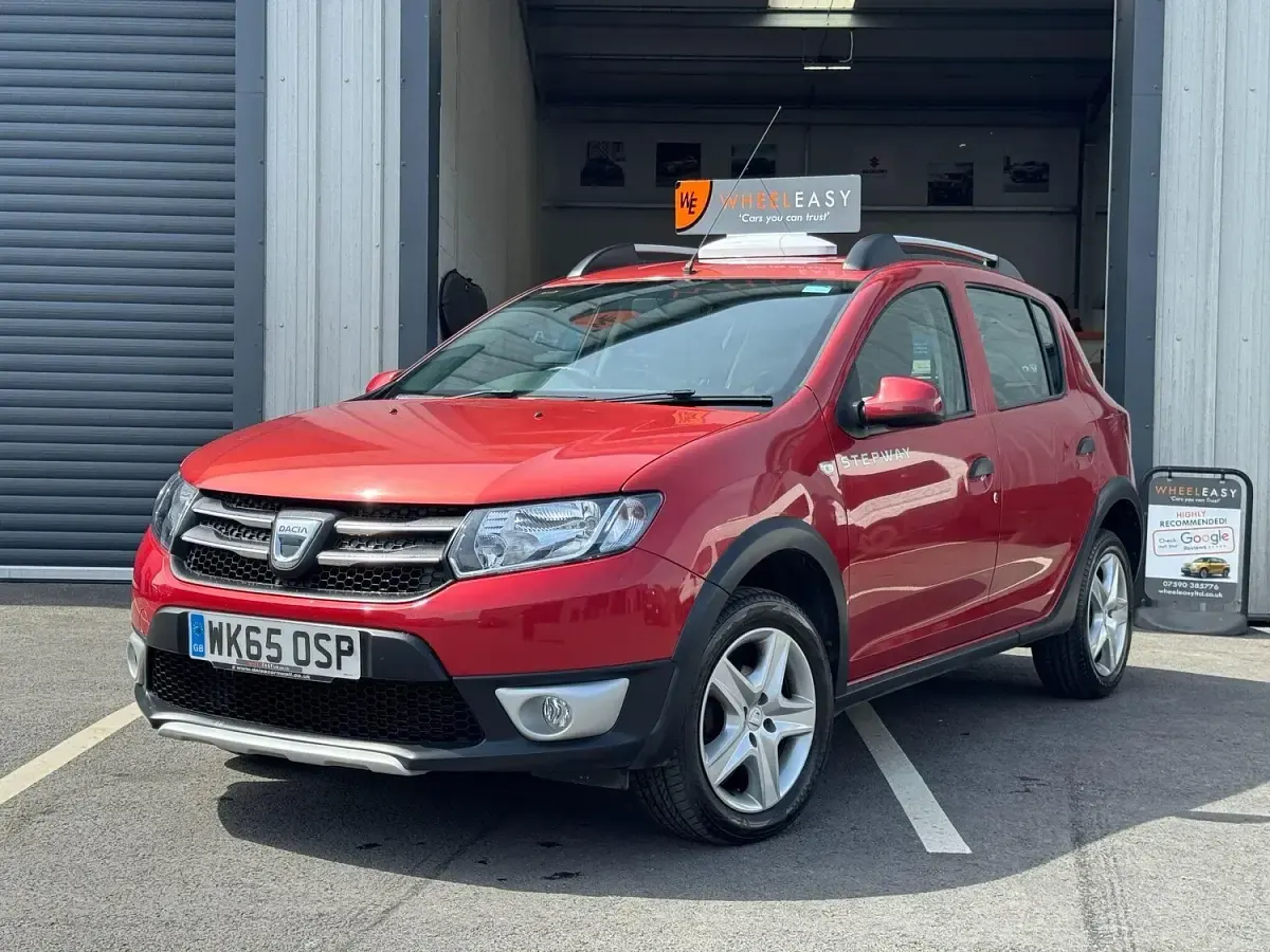 Used Dacia Sandero Lauréate 2015 Red Hatchback