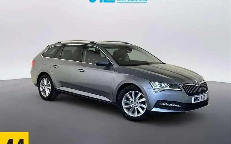 Used Skoda Superb SE Technology 150 HP (110 kW) 2022 Estate