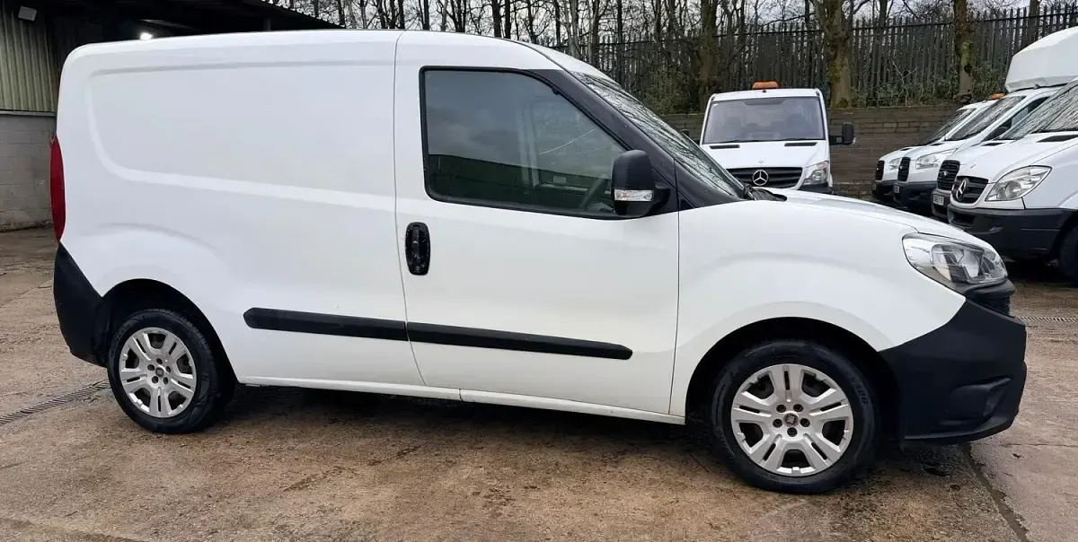 Used Fiat Doblò 90 HP (66 kW) 2016 White MPV