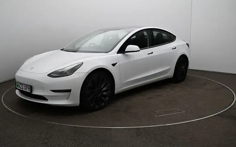 Używany Tesla Model 3 Performance 461 kW (627 KM) 2022 Biały Sedan/Limuzyna