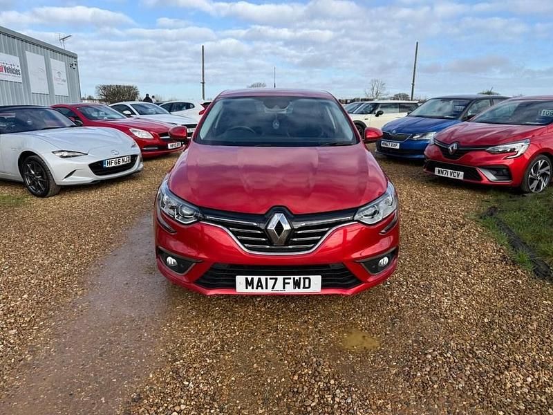 Used Renault Mégane IV Dynamique 130 HP (95 kW) 2017 Red Hatchback