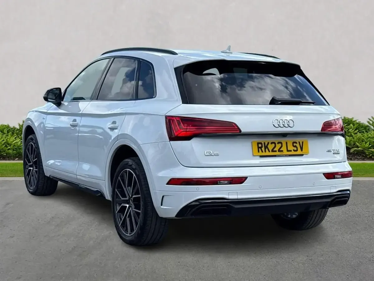 Begagnad Audi Q5 Advanced 265 HK (194 kW) 2022 Vit SUV