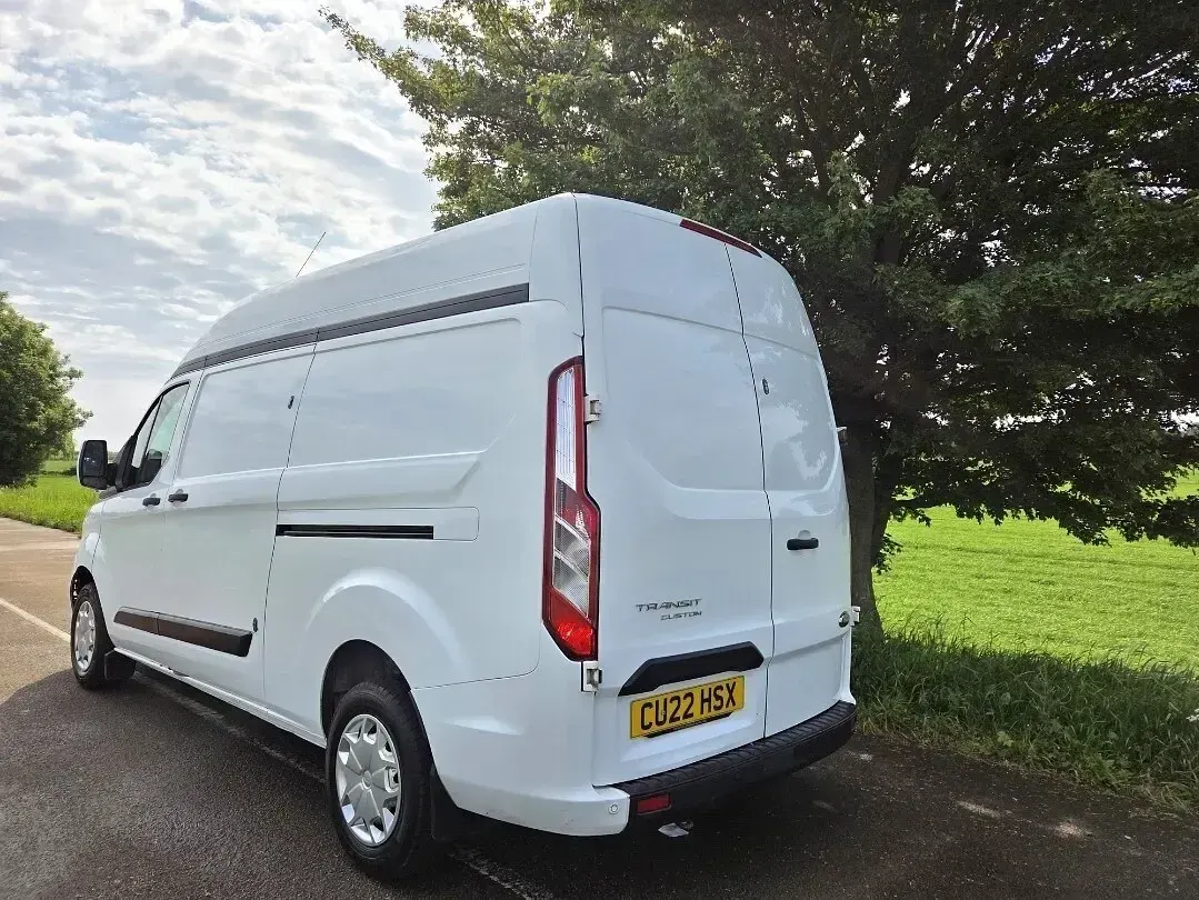 Used Ford Transit Custom Trend 105 HP (77 kW) 2022 White Van