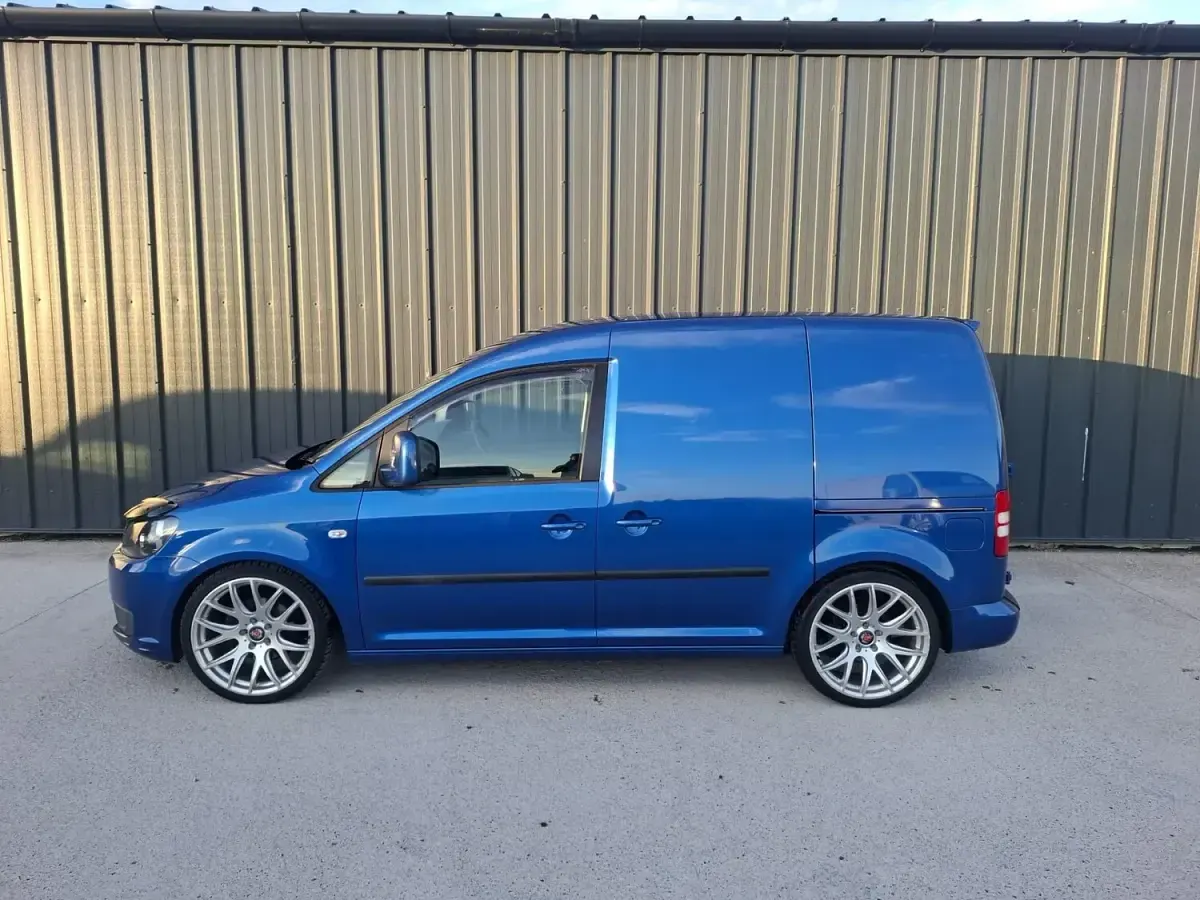 Used VW Caddy Trendline 102 HP (75 kW) 2014 Blue MPV
