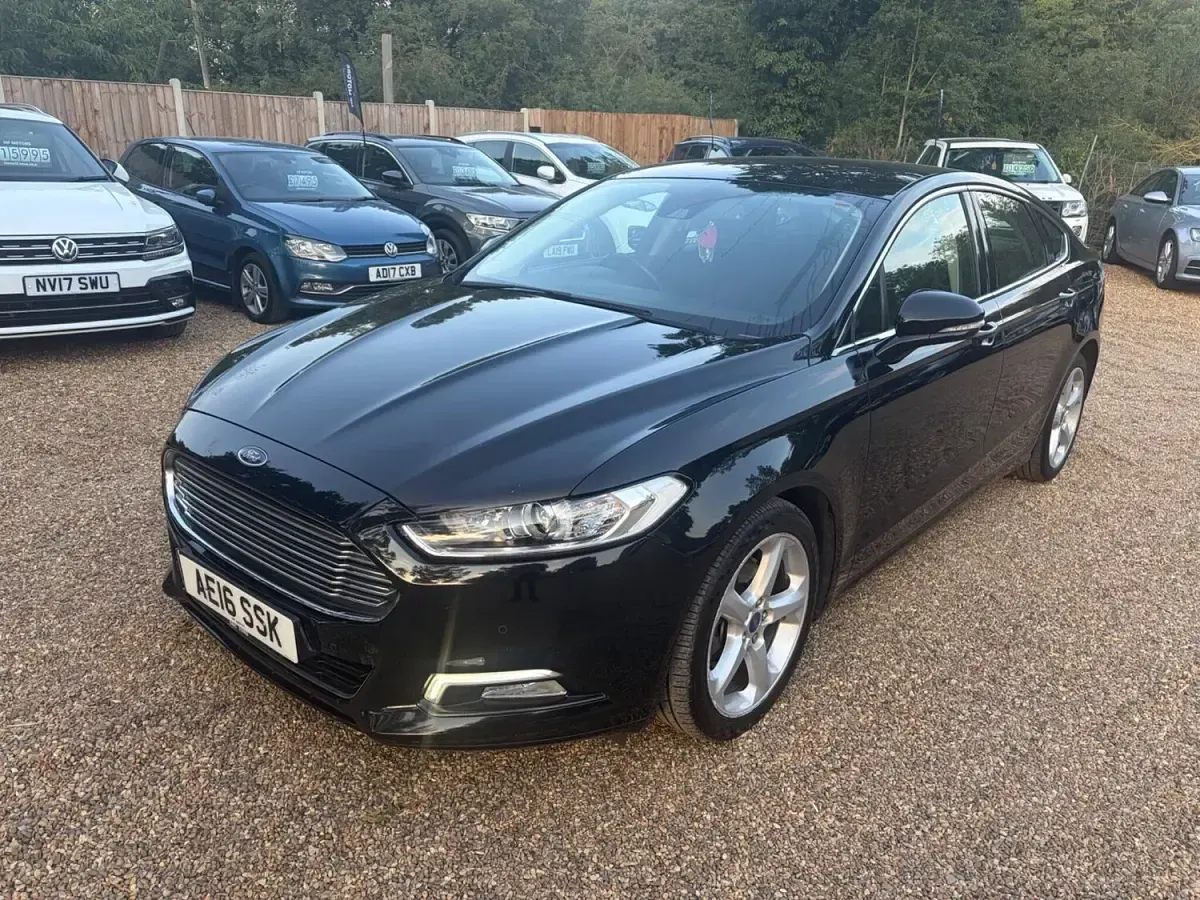Used Ford Mondeo Titanium 150 HP (110 kW) 2016 Black Hatchback