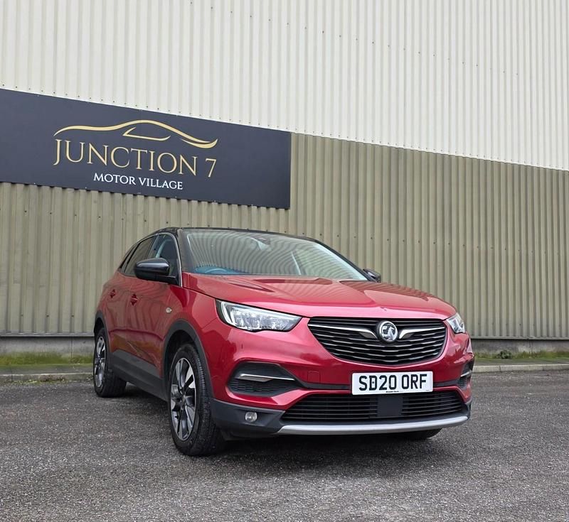 Used Vauxhall Grandland X SRi 130 HP (95 kW) 2020 Red SUV