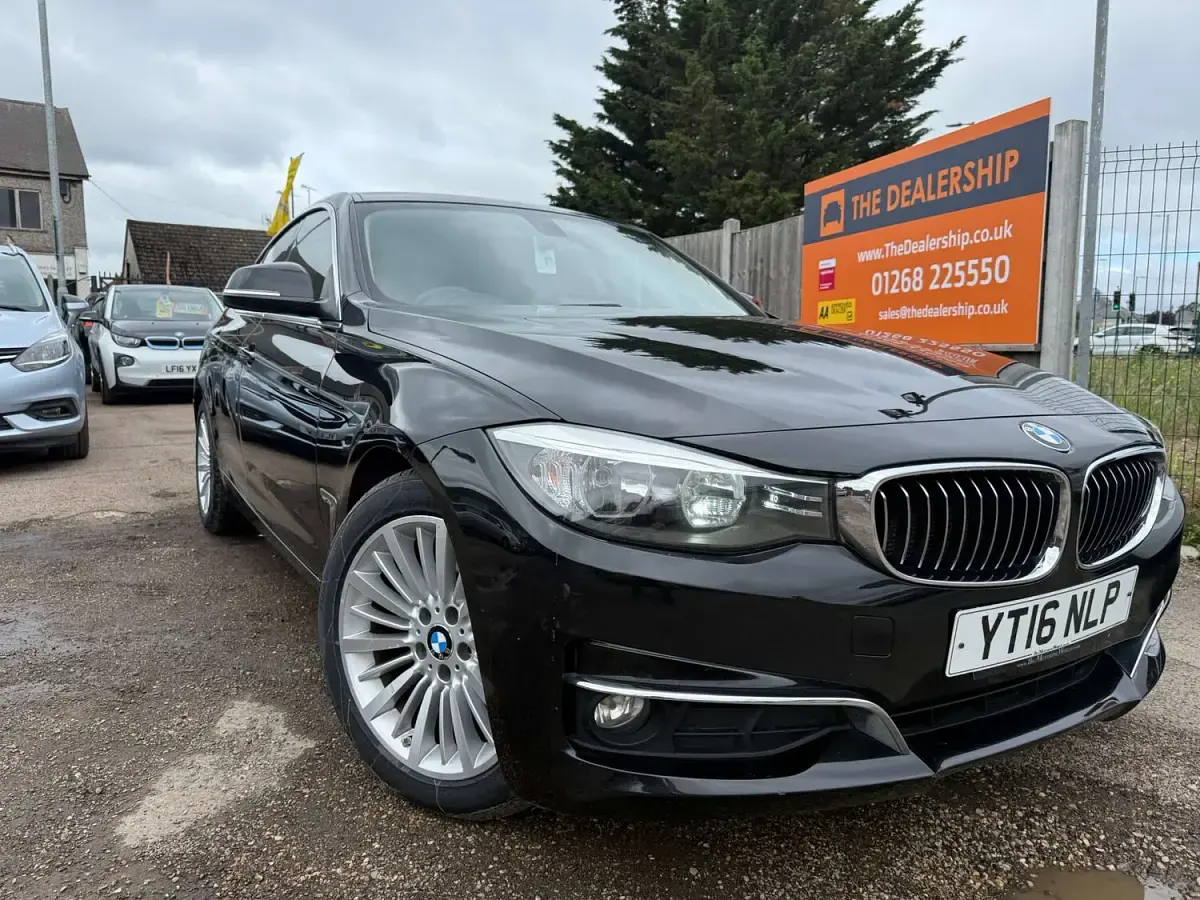Used BMW 320 Luxury Line 2016 Black Hatchback