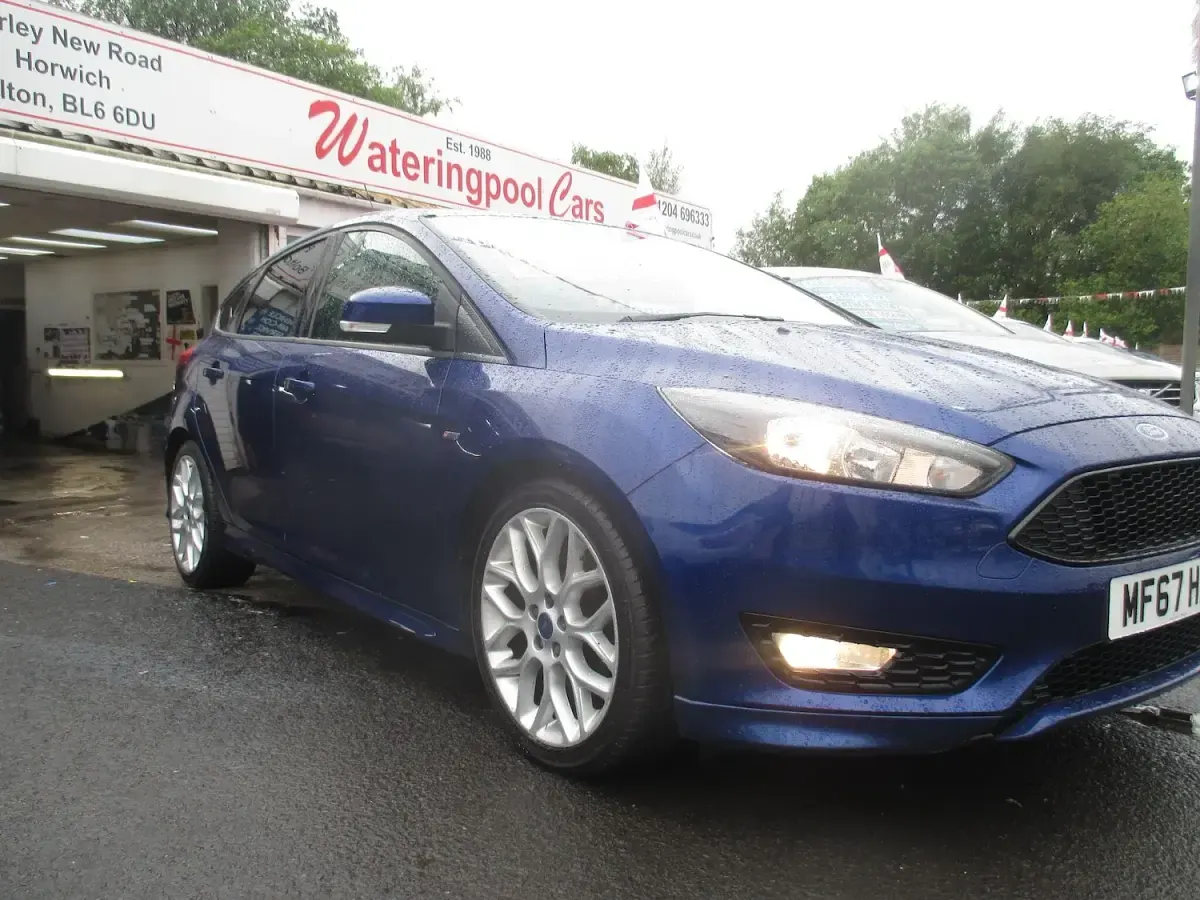 Used Ford Focus ST-Line 150 HP (110 kW) 2017 Blue Hatchback
