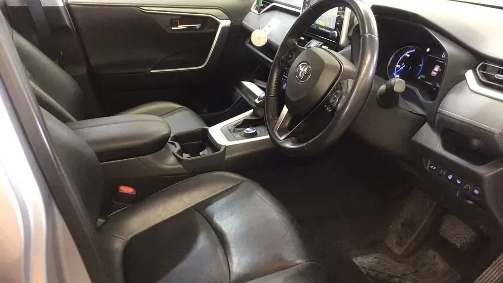 Used Toyota RAV4 222 HP (163 kW) 2022 Silver SUV