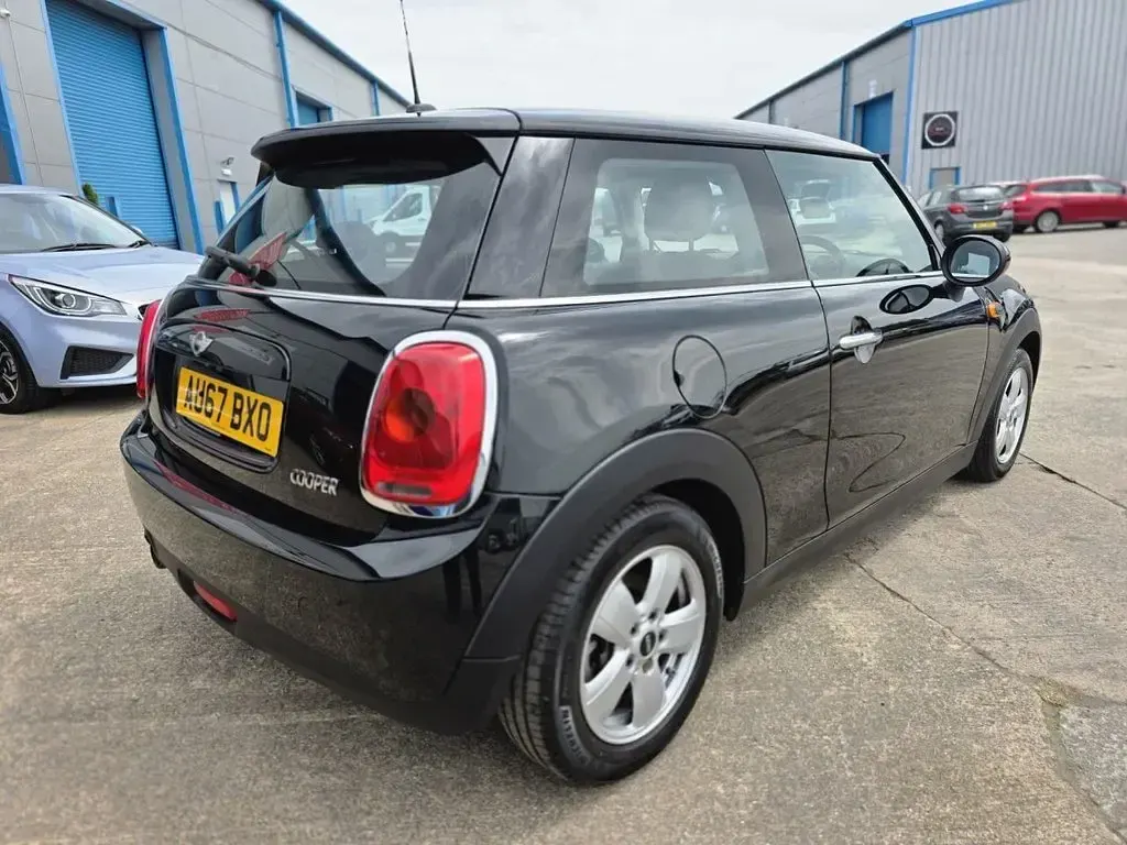 Used Mini Cooper Hatch 136 HP (100 kW) 2017 Black Hatchback