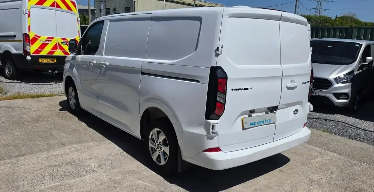Used Ford Transit Custom Limited 136 HP (100 kW) 2024 White Van