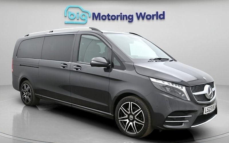 Used Mercedes V300 AMG line 237 HP (174 kW) 2023 Grey MPV