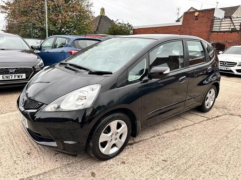 Begagnad Honda Jazz ES 100 HK (73 kW) 2009 Svart Halvkombi