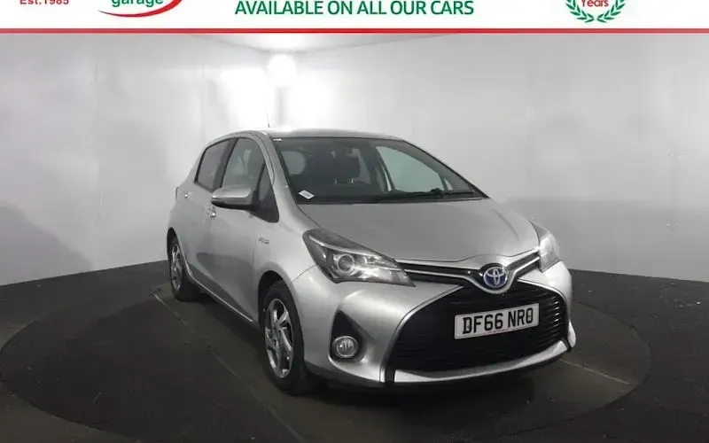 Used Toyota Yaris 101 HP (74 kW) 2016 Hatchback