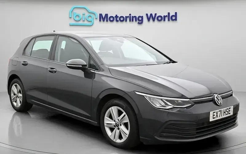 Second-hand VW Golf VIII Life 116 CP (85 kW) 2023 Hatchback