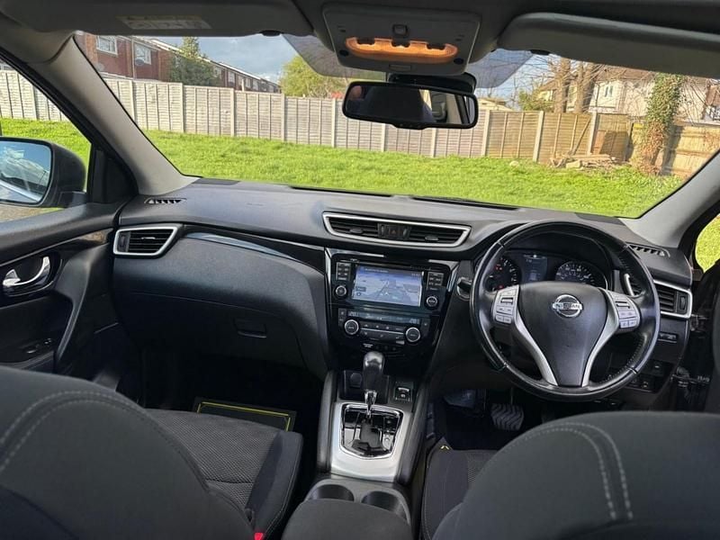 Used Nissan Qashqai N-TEC 115 HP (84 kW) 2015 Beige SUV