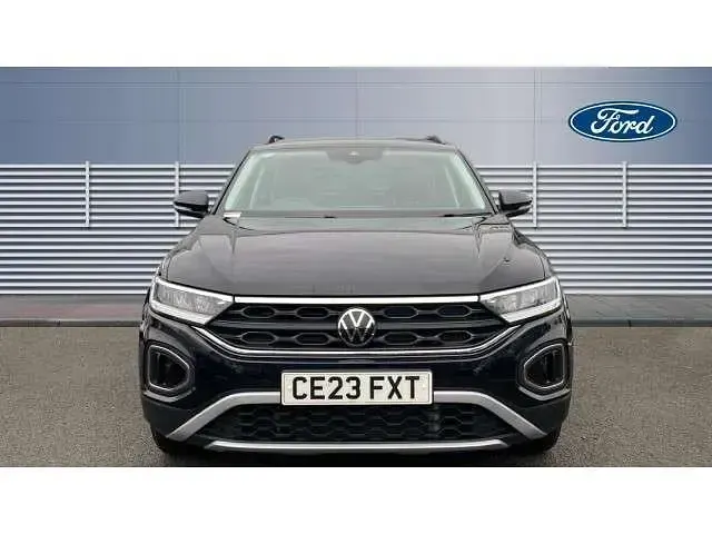 Used VW T-Roc Life 150 HP (110 kW) 2023 Black SUV