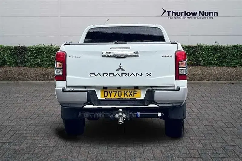Begagnad Mitsubishi L200 150 HK (110 kW) 2020 Vit Pickup