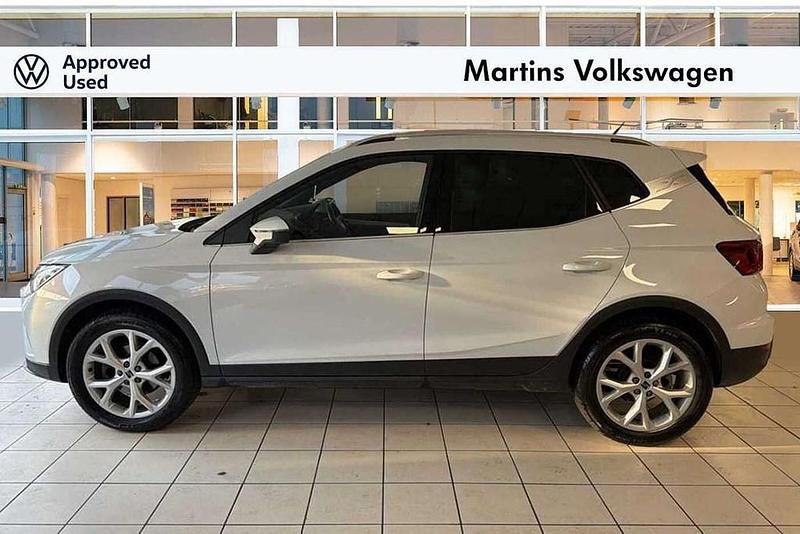 Used Seat Arona FR 113 HP (83 kW) 2024 White SUV