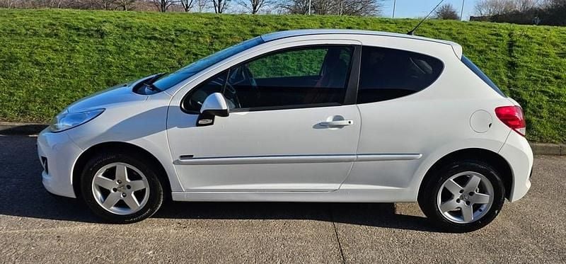 White Used 2012 Peugeot 207 Sportium Hatchback | £2,795 (Expensive) - Image 1/4