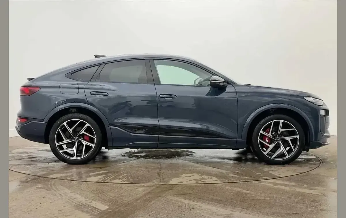 New Audi SQ6 e-tron Advanced 359 kW (489 HP) 2025 Blue SUV