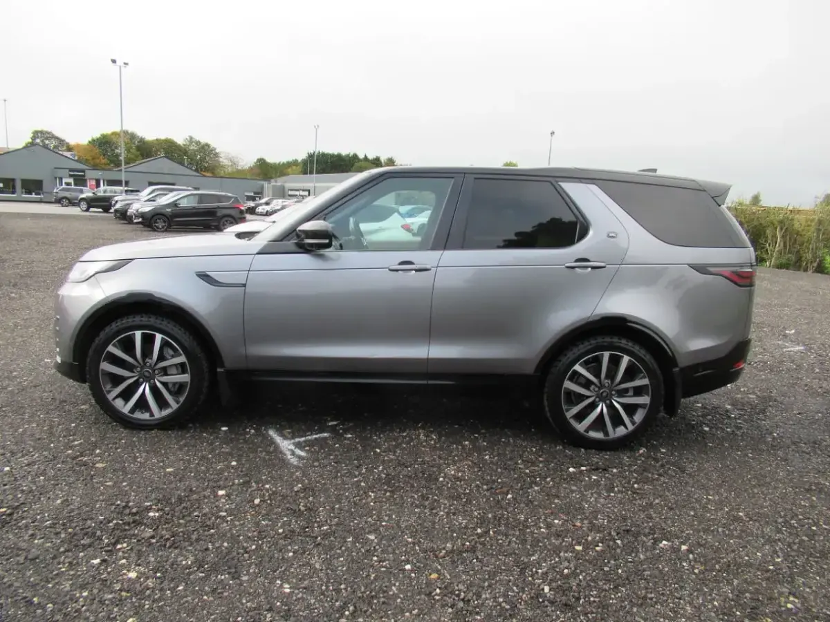 Used Land Rover Discovery 5 SE Dynamic 2021 Corris grey SUV