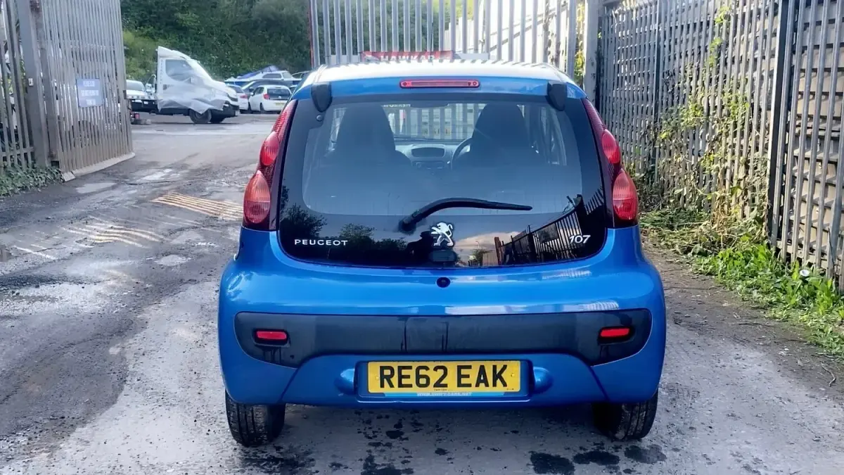 Used Peugeot 107 Active 68 HP (50 kW) 2012 Blue Hatchback