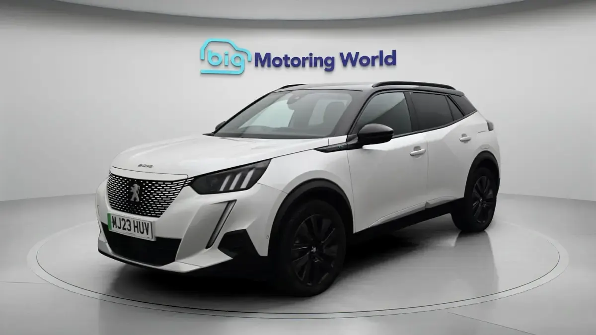 Used Peugeot e-2008 Premium 100 kW (136 HP) 2023 SUV