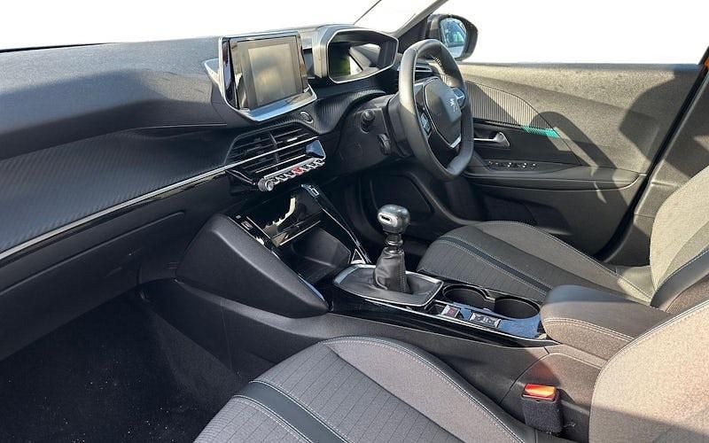 Used Peugeot 2008 Allure Premium 131 HP (96 kW) 2022 Fusion orange SUV