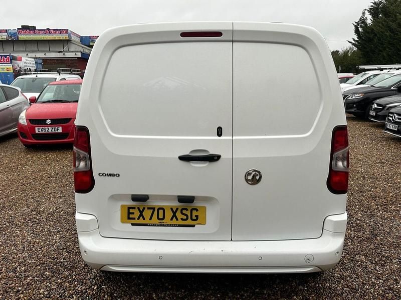 Used Vauxhall Combo Sportive 100 HP (73 kW) 2020 White MPV