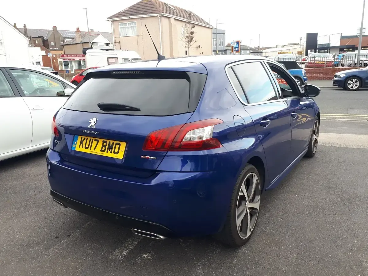 Używany Peugeot 308 GT-line 120 KM (88 kW) 2017 Niebieski Hatchback
