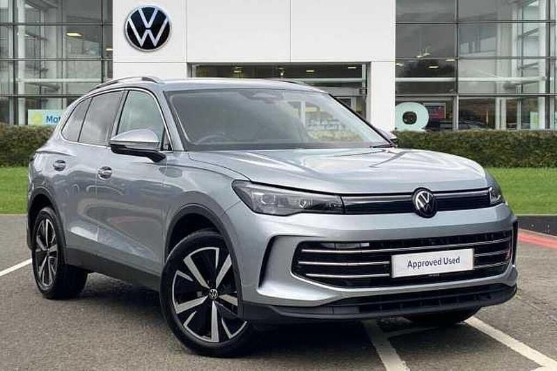Used 2025 VW Tiguan Elegance SUV | £33,795 (Expensive) - Image 1/4