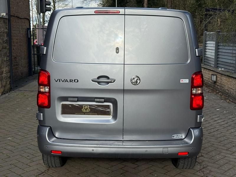 Used Vauxhall Vivaro Elite 120 HP (88 kW) 2020 Grey MPV