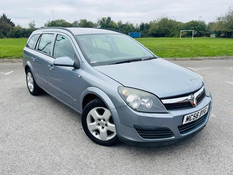 Silver Used 2006 Vauxhall Astra Club Estate | £1,980 (Super price) - Image 1/4