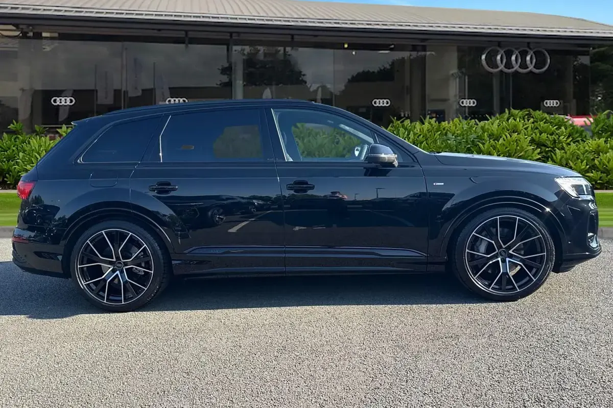 New Audi Q7 Black Edition 2026 Black SUV