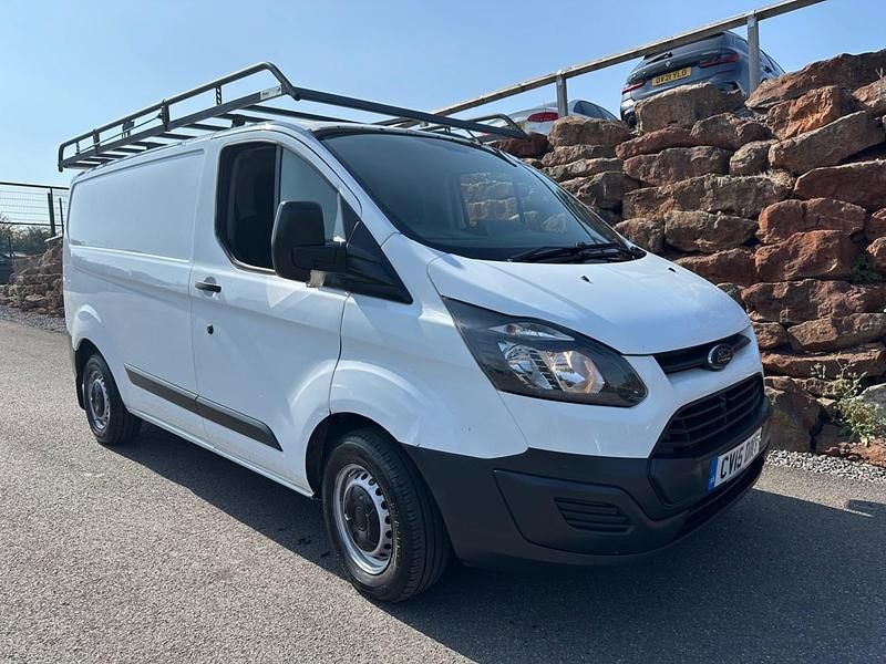 White Used 2015 Ford Transit Custom Van | £5,290 (Expensive) - Image 1/4