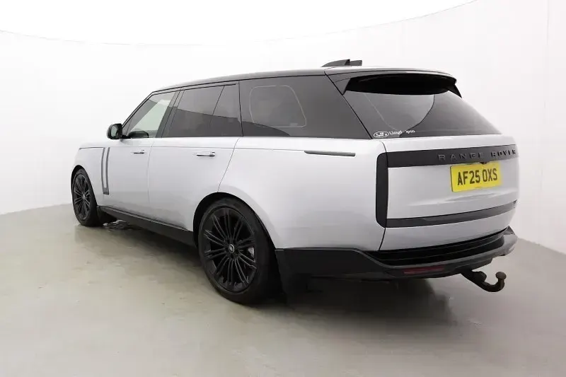 Used Land Rover Range Rover SE 345 HP (253 kW) 2025 Silver SUV