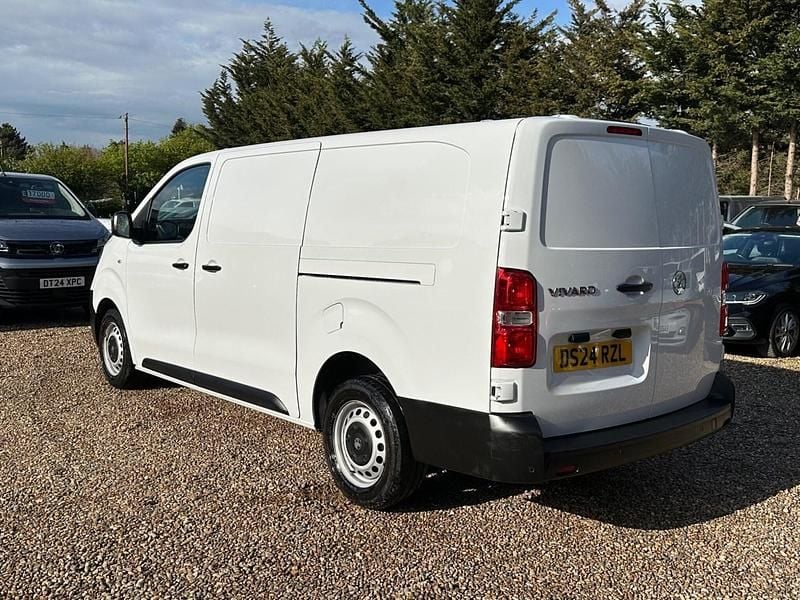 Used Vauxhall Vivaro 143 HP (105 kW) 2024 White MPV