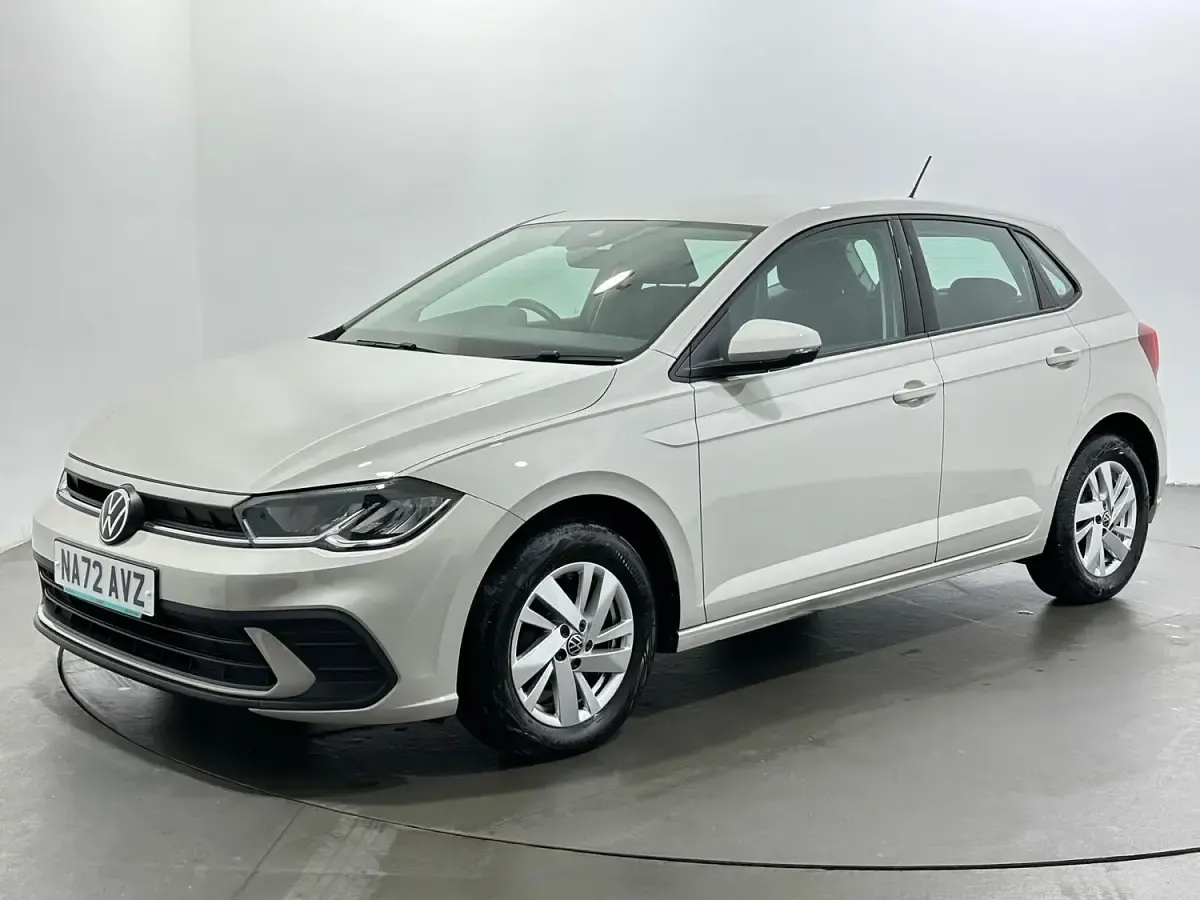 Begagnad VW Polo Life 95 HK (69 kW) 2022 Grå Halvkombi