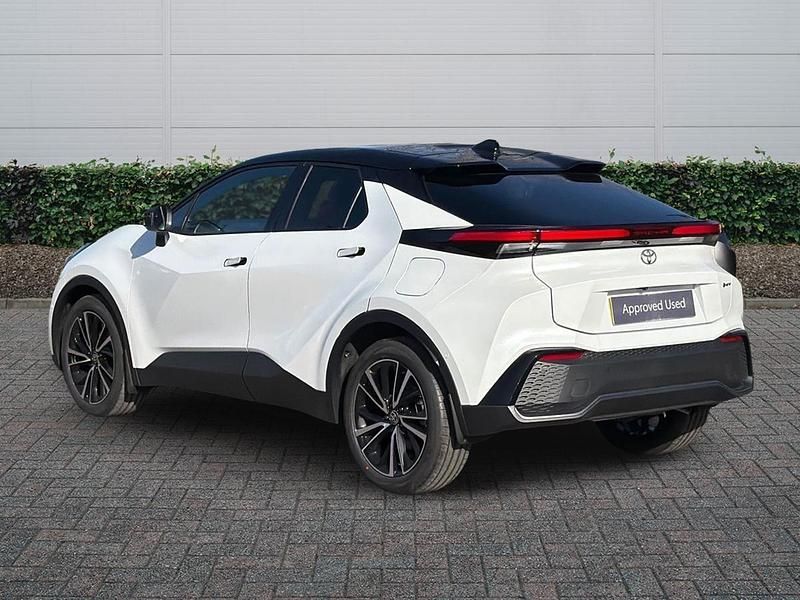 New Toyota C-HR 2026 Platinum white SUV