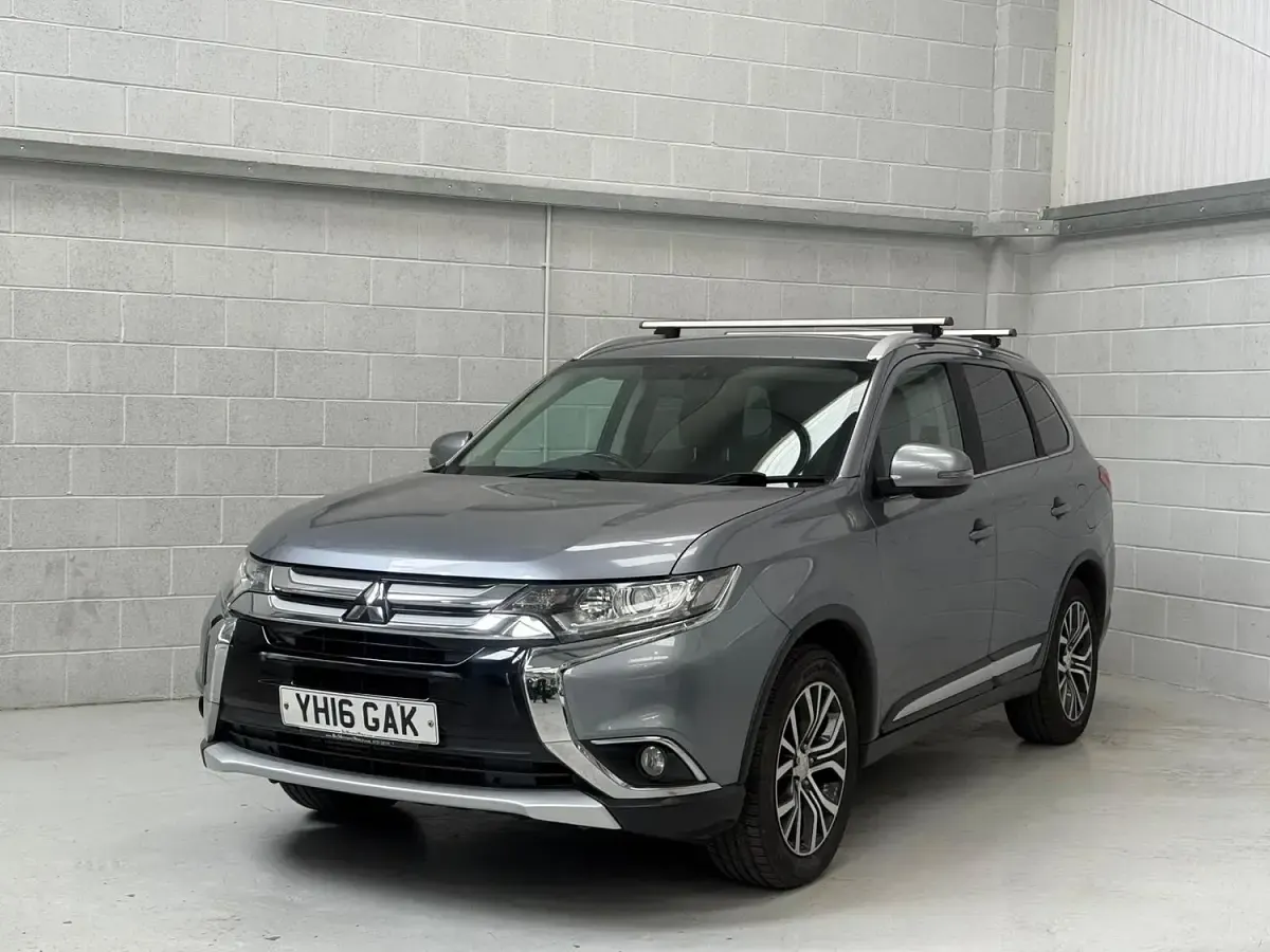 Used Mitsubishi Outlander 150 HP (110 kW) 2016 Grey SUV