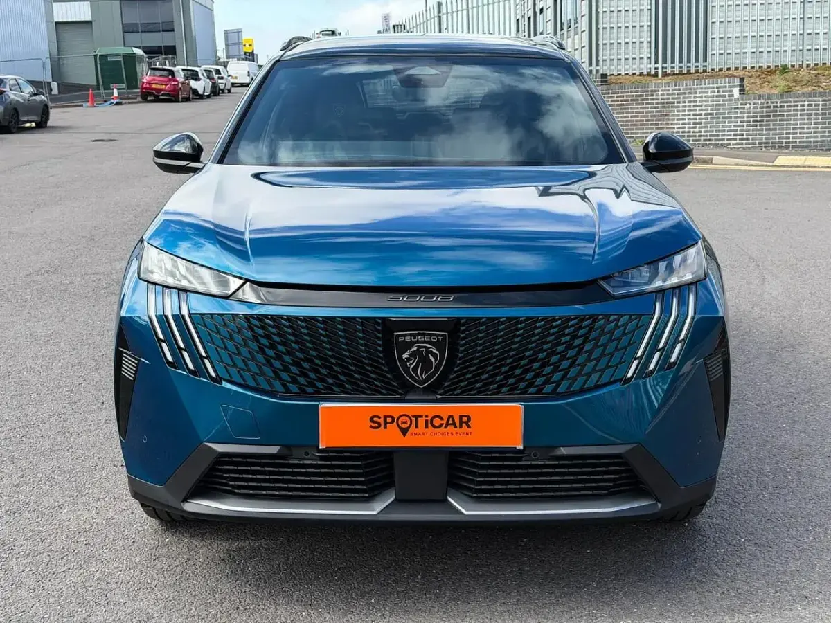 Second-hand Peugeot 5008 GTi 134 CP (98 kW) 2025 Albastru SUV