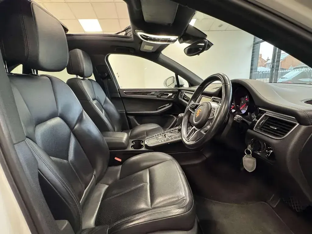Used Porsche Macan 258 HP (189 kW) 2015 White SUV
