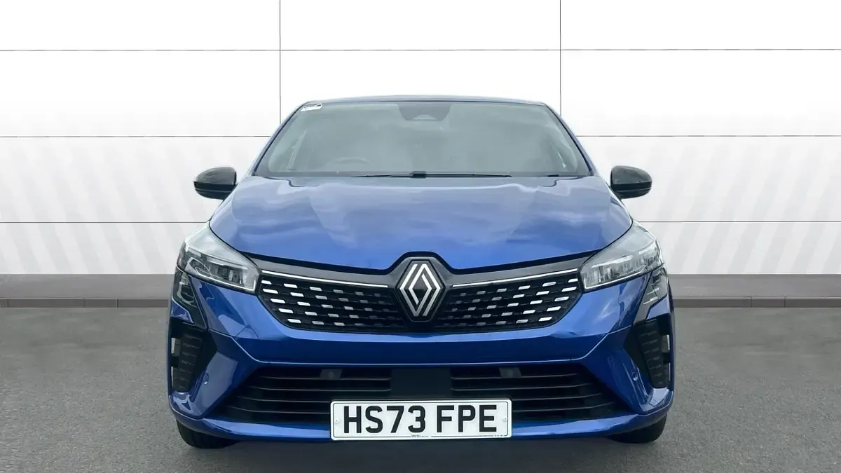 Used Renault Clio V Techno 143 HP (105 kW) 2024 Blue Hatchback