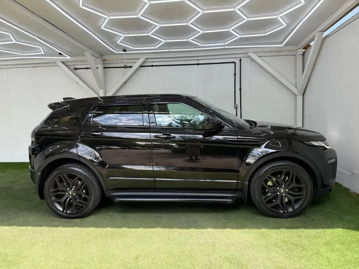 Used Land Rover Range Rover evoque HSE Dynamic 2018 Black Estate