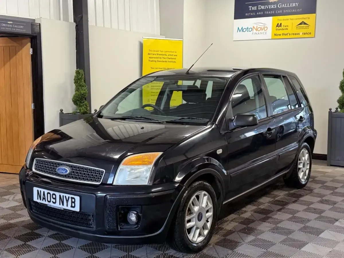 Usado Ford Fusion Zetec 90 CV (66 kW) 2009 Negro Utilitario