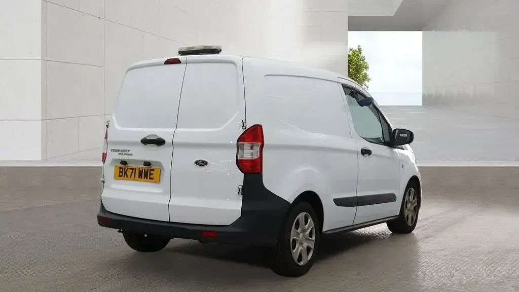 Used Ford Transit Courier Trend 75 HP (55 kW) 2021 White Van