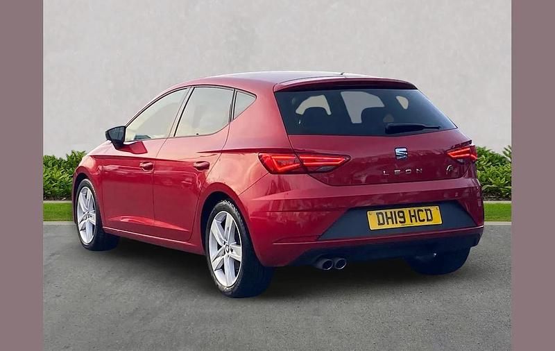 Used Seat Leon FR 128 HP (94 kW) 2019 Red Hatchback