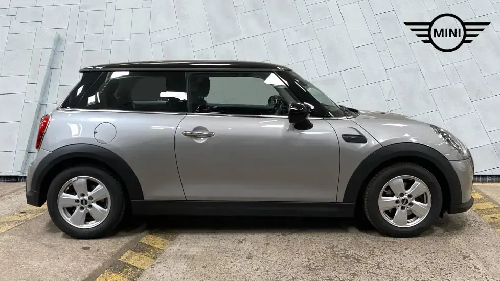 Used Mini Cooper Classic 134 HP (98 kW) 2023 Silver Hatchback