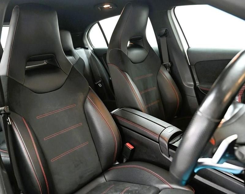 Used Mercedes A180 AMG line 116 HP (85 kW) 2018 White Hatchback